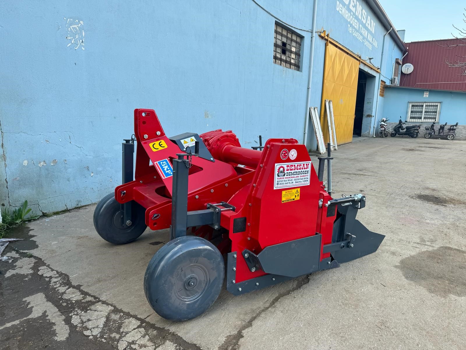 TH2 İki Sıralı Toprak Hazırlama ve Sırt Yapıcı Makinası