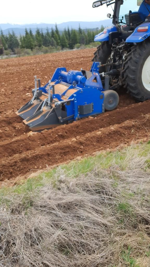 TH2 İki Sıralı Toprak Hazırlama ve Sırt Yapıcı Makinası