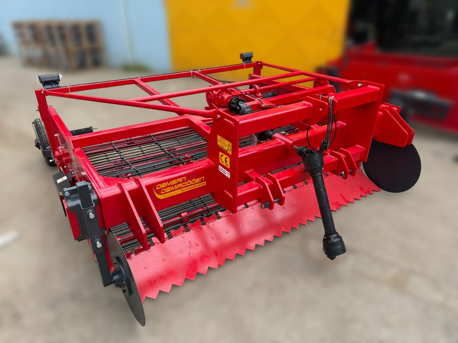 PS4 Dört Sıralı komple paletli patates söküm makinası